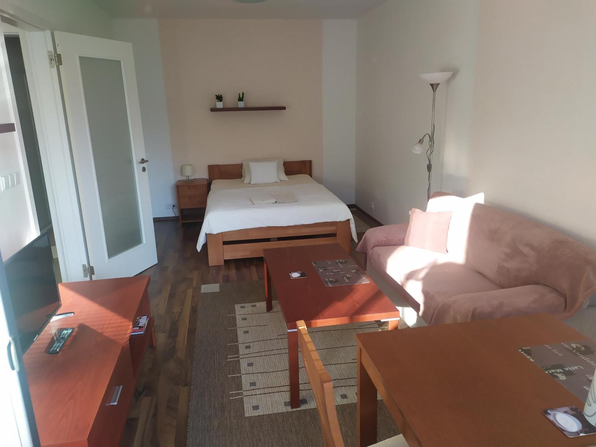 Gonda Apartments Hradec Králové Zewnętrze zdjęcie
