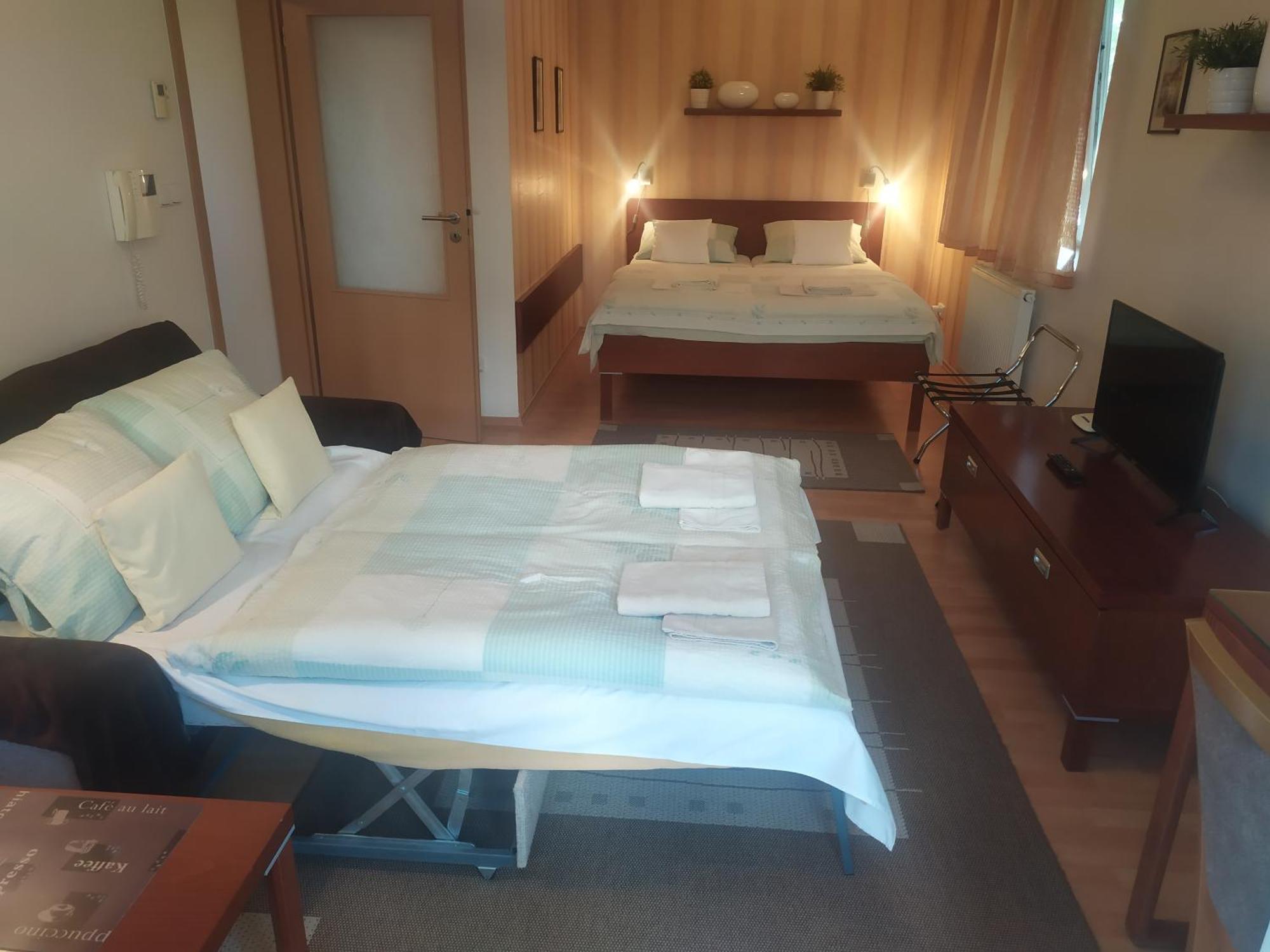 Gonda Apartments Hradec Králové Zewnętrze zdjęcie