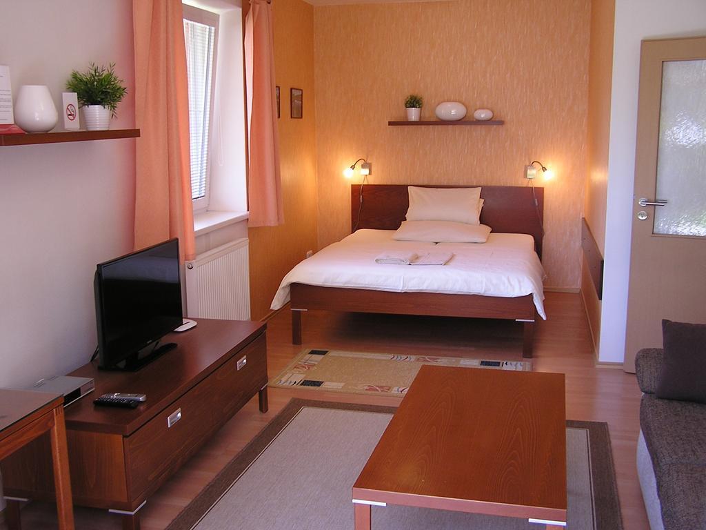Gonda Apartments Hradec Králové Zewnętrze zdjęcie