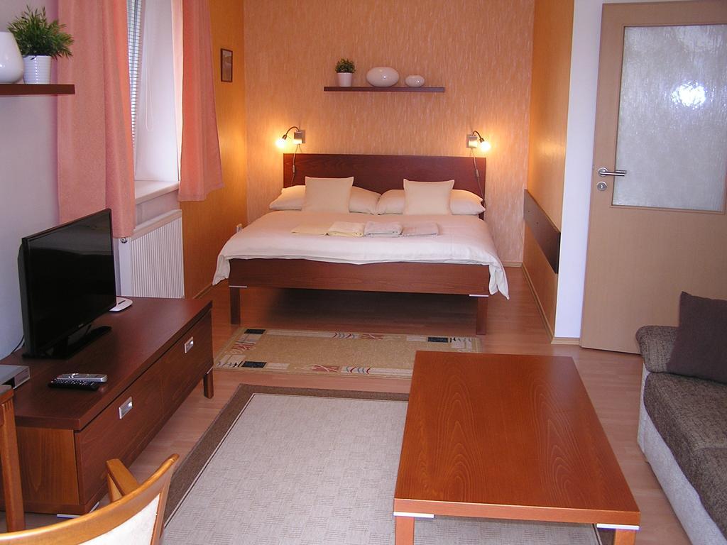 Gonda Apartments Hradec Králové Zewnętrze zdjęcie