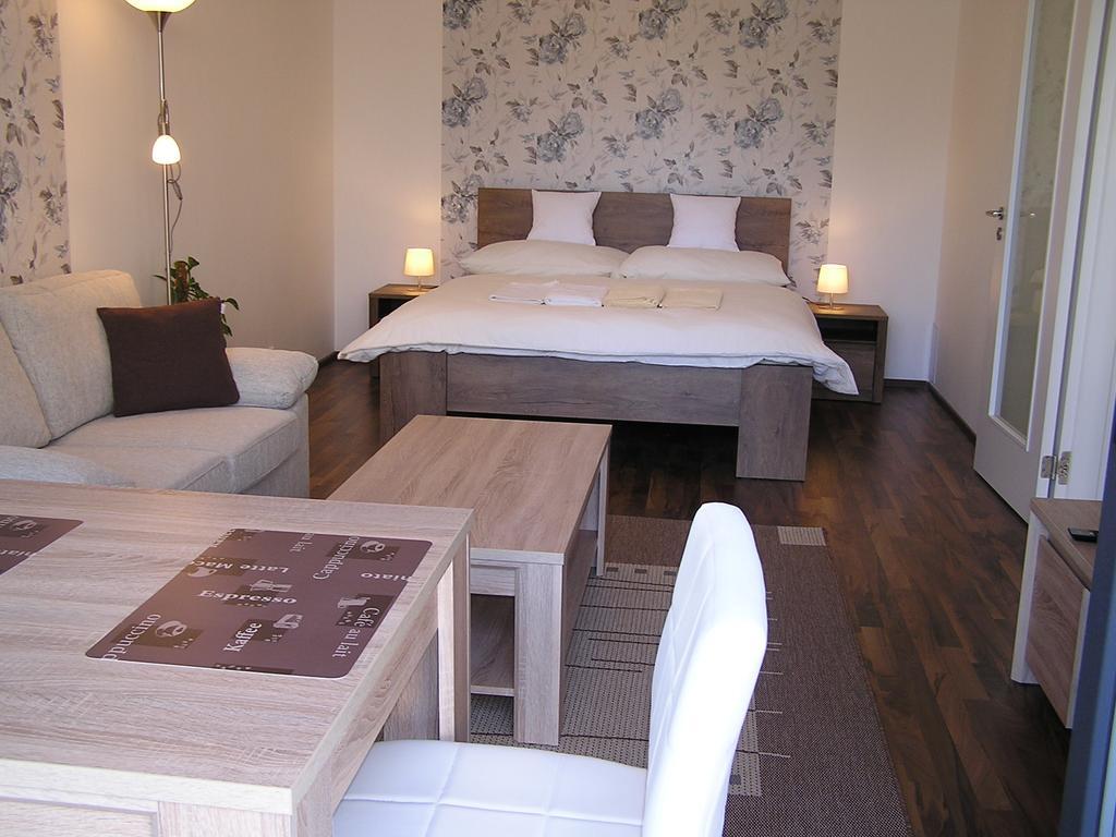 Gonda Apartments Hradec Králové Zewnętrze zdjęcie